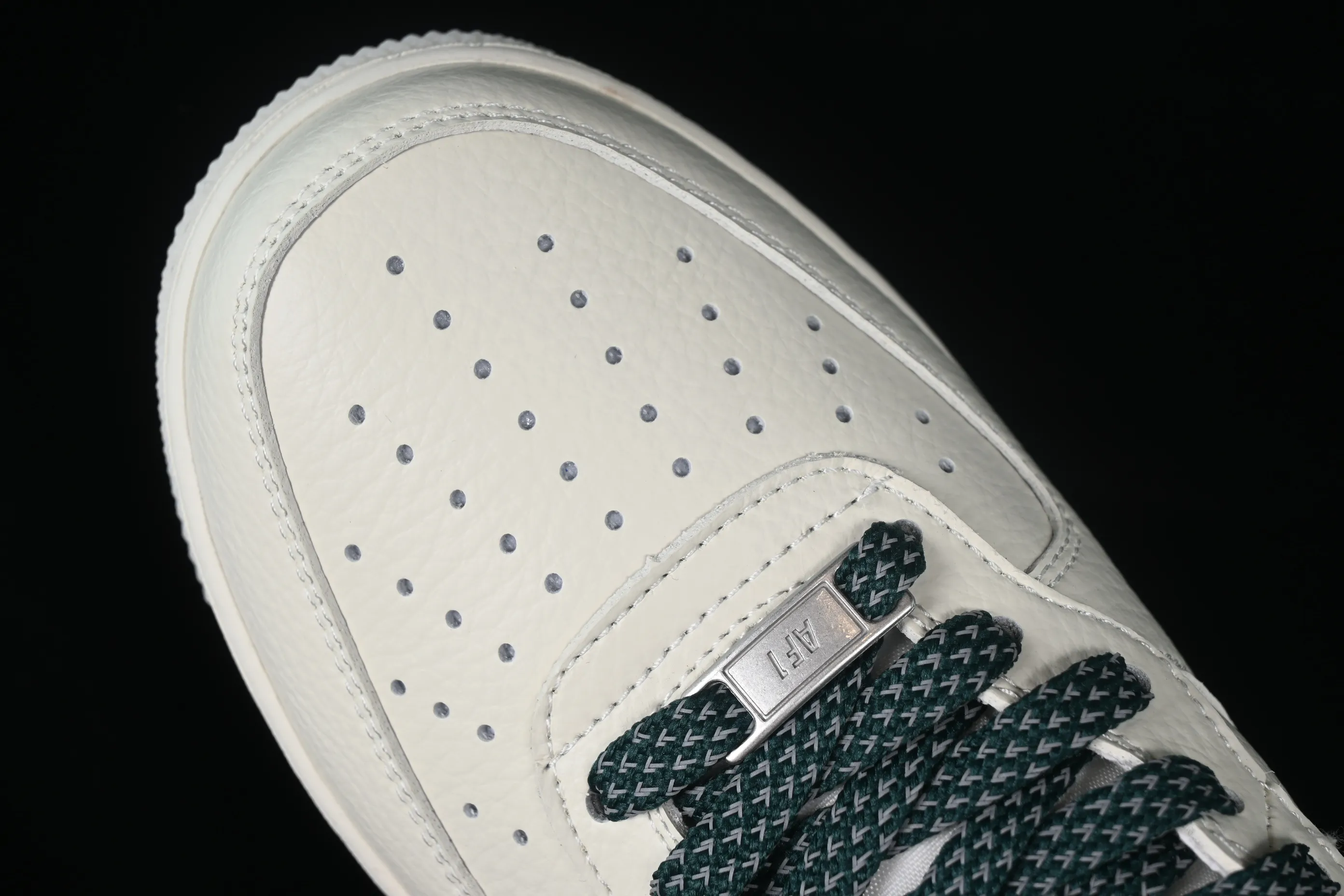 All categories Nk Air Force 1 Air Force series Nk Air Force 1 Mid Air Force mid-top Nk Air Force 1'07 Mid Beige and green two-color bottom Starry Air Force One mid-top casual sneakers XL0236-235